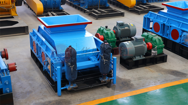 河南液壓對輥制砂機優勢多多，廠家如何選擇？