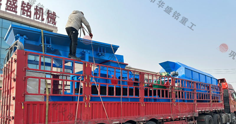 對(duì)輥制砂機(jī) 對(duì)輥制砂機(jī)