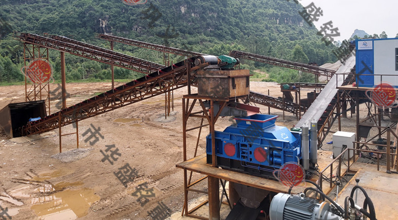 時產(chǎn)150噸花崗巖制砂機現(xiàn)場